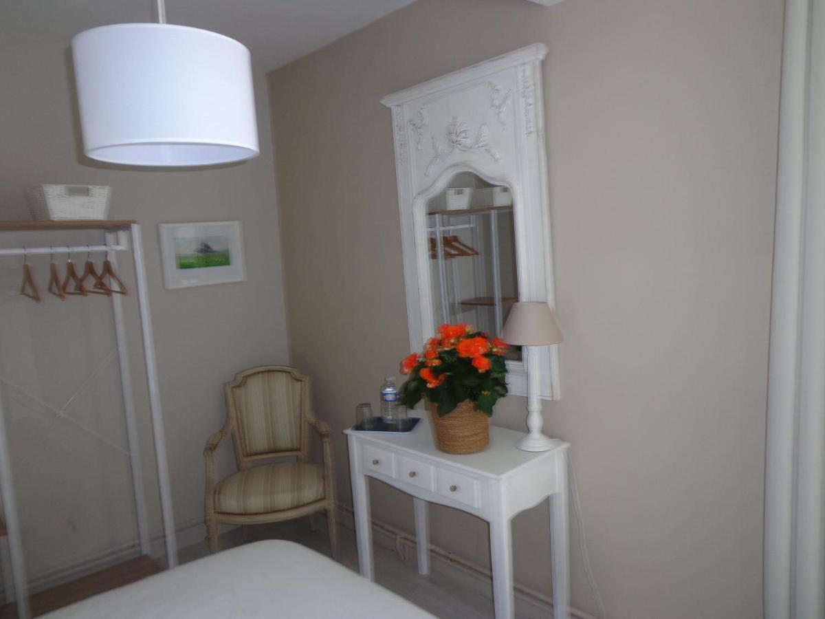 Les Fleurs Du Mont Bed and Breakfast Caux Exteriör bild